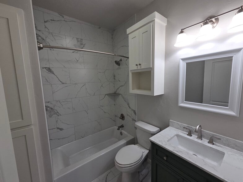 Bathroom 2 - 458 Elm Ave