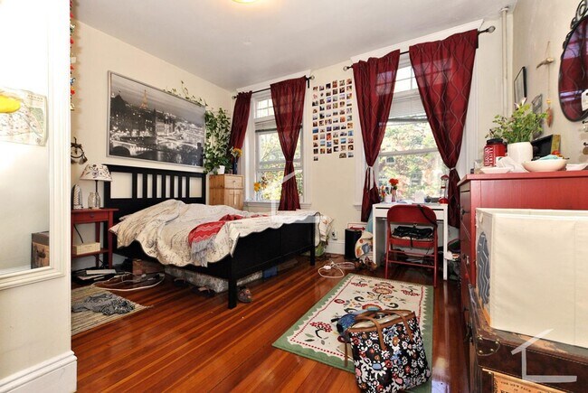Building Photo - 15 Strathmore Rd