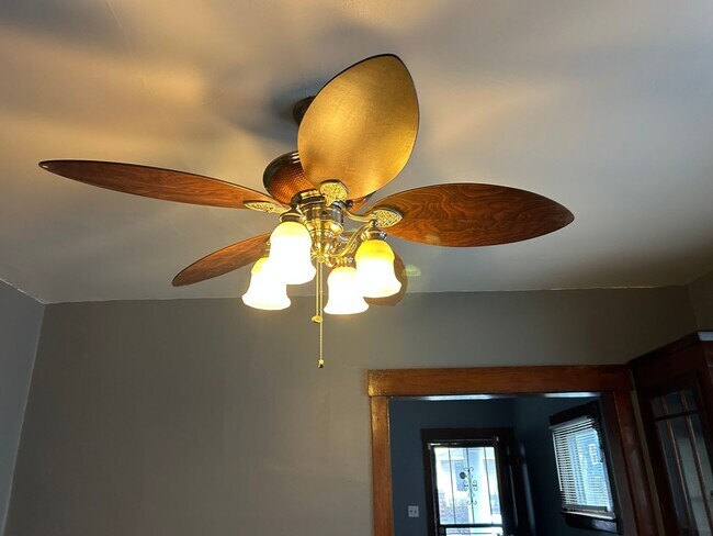 Building Photo - 2646-2648 E 122nd St