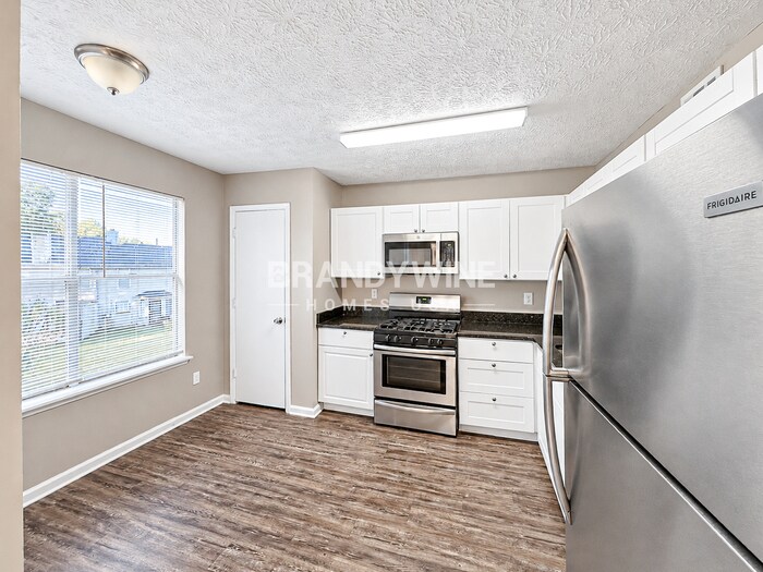 Building Photo - 3031 Kenville Ln