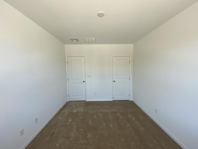 Building Photo - 2212 Stone Well Rd