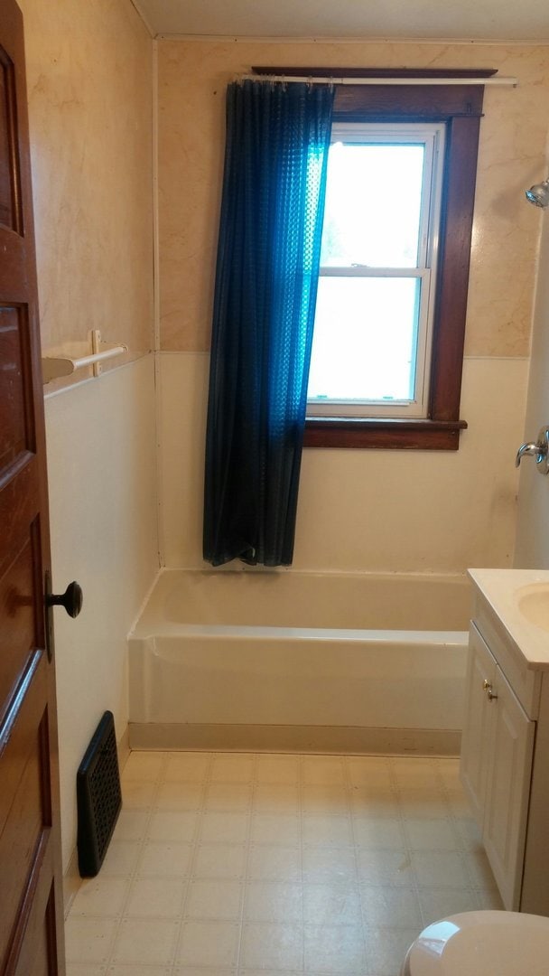 Building Photo - 1002 Burr