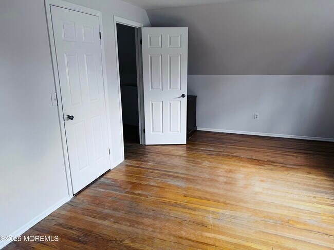 Building Photo - 891 Raleigh Dr