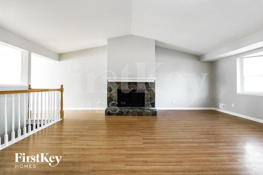 Building Photo - 334 Spring Ridge Dr