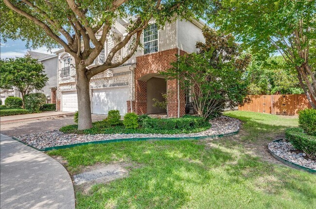 Building Photo - 4468 Jardin St