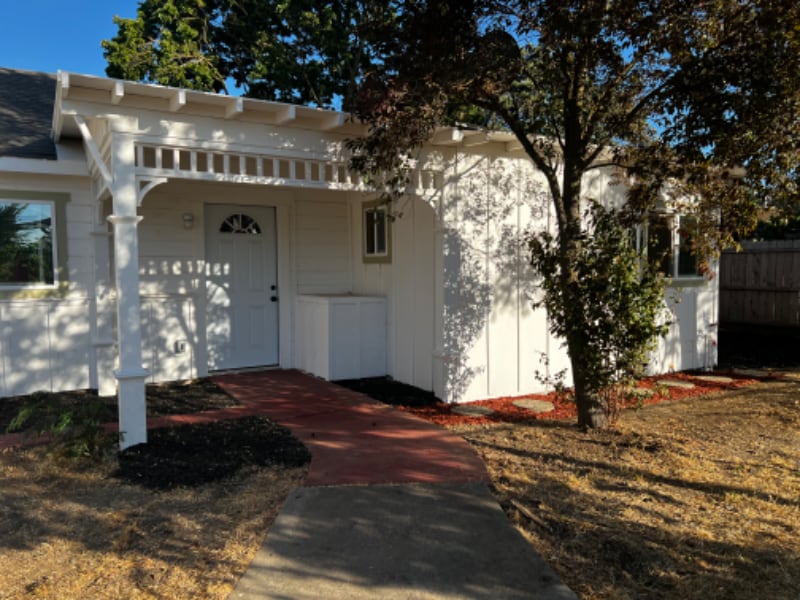 Building Photo - 657 Madrone Ave