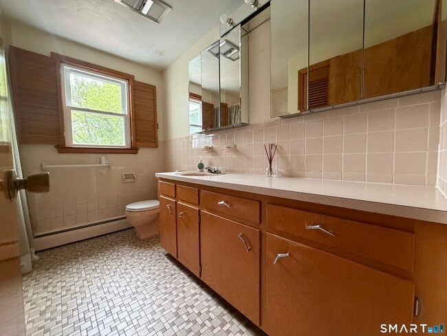 Building Photo - 133 Pinehurst Ave
