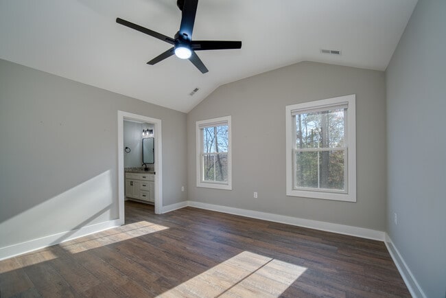 Building Photo - 44 Sherwood Vlg Ct