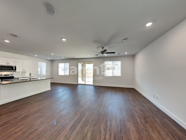 Building Photo - 8949 Carmine Cob Ave