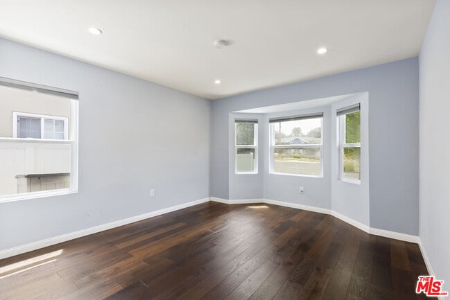 Building Photo - 12327 Hatteras St