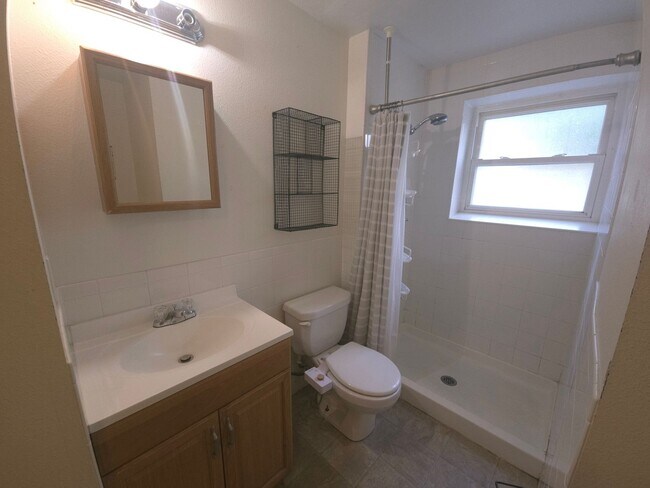 Building Photo - 4 Bedroom Home in Broomfield