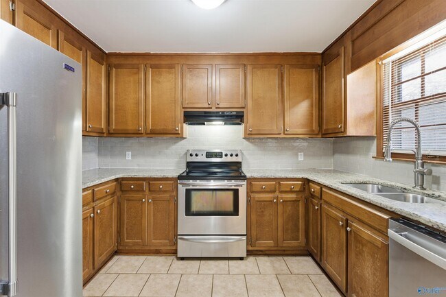 Building Photo - 121 Grayson Ave