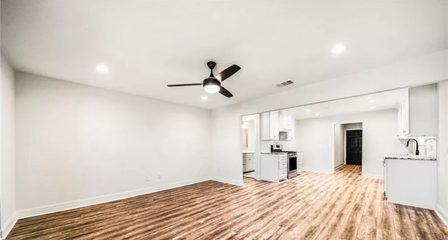 Building Photo - 216 N Harrison St