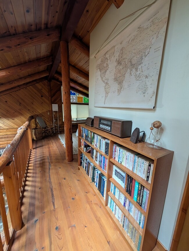 Building Photo - 7312 E Evans Creek Rd