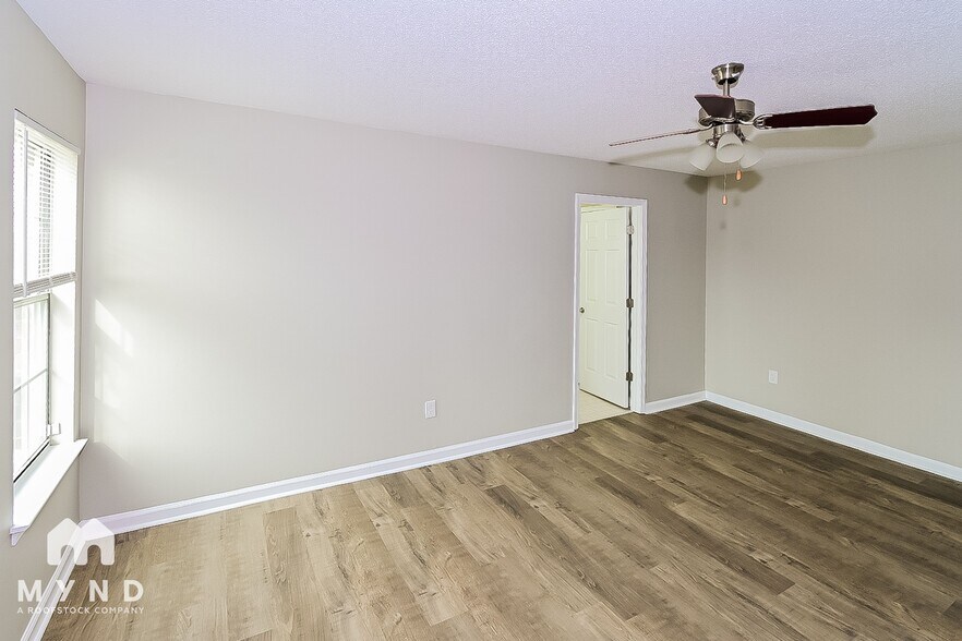 Building Photo - 7792 Lowrance Rd