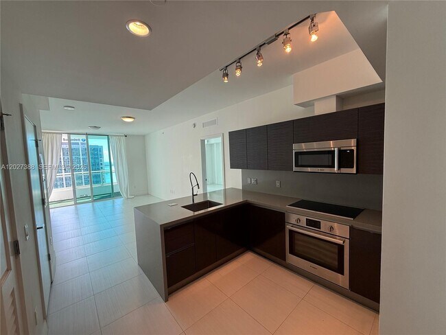 Building Photo - 1080 Brickell Ave