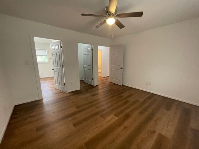 Building Photo - 350 Pinewood Cir