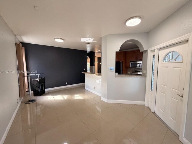 Building Photo - 2804 NW 7th Ct