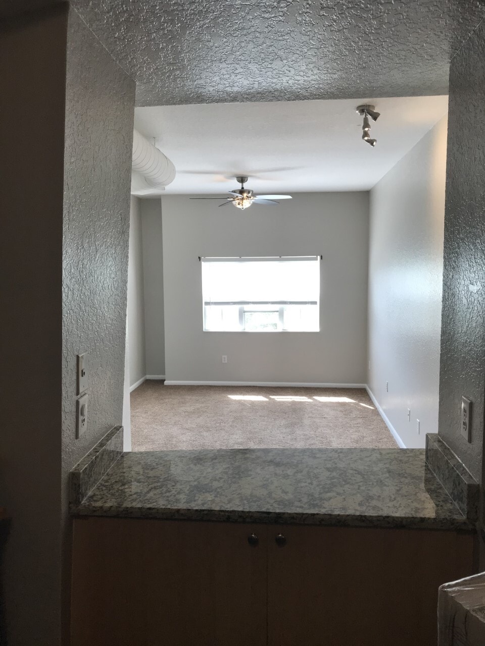 Building Photo - 520 S Armenia Ave