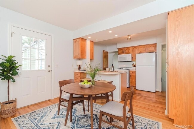 Building Photo - 1206 Bauman Ave