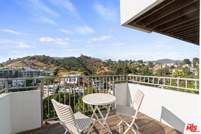 Building Photo - 6389 La Punta Dr