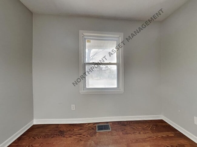 Building Photo - Newly Renovated Single Family Home | 3 BR/2.5BA | 1-Car Covered Parking