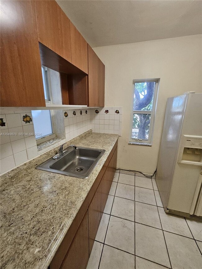 Building Photo - 822 SW 31st Ave