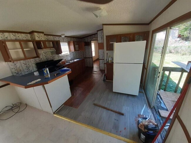 Building Photo - 65 Garden Ridge Dr