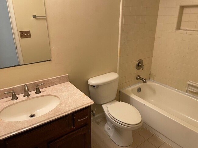 Building Photo - 145 Princeton Trce