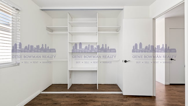 Building Photo - Beautiful 3 Bedroom / 2 Bathroom Home with Yard & 2-Car Garage – Conveniently Located in Paradise...