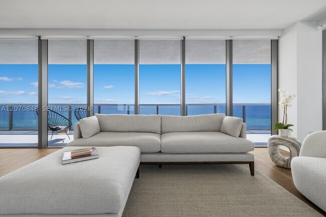 Building Photo - 5875 Collins Ave