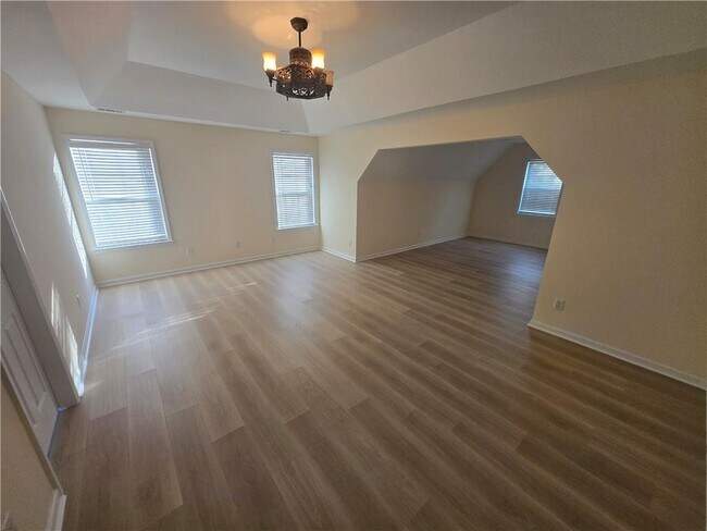 Building Photo - 2206 Creekway Dr