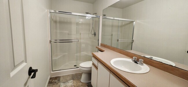 Building Photo - 3 bedroom 2 bath First Floor Condo in Lake Stevens $2395.00