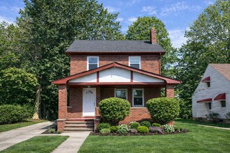 Building Photo - Charming & Spacious Single-Family Home – Pets Welcome!
