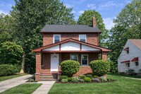 Building Photo - Charming & Spacious Single-Family Home – Pets Welcome!