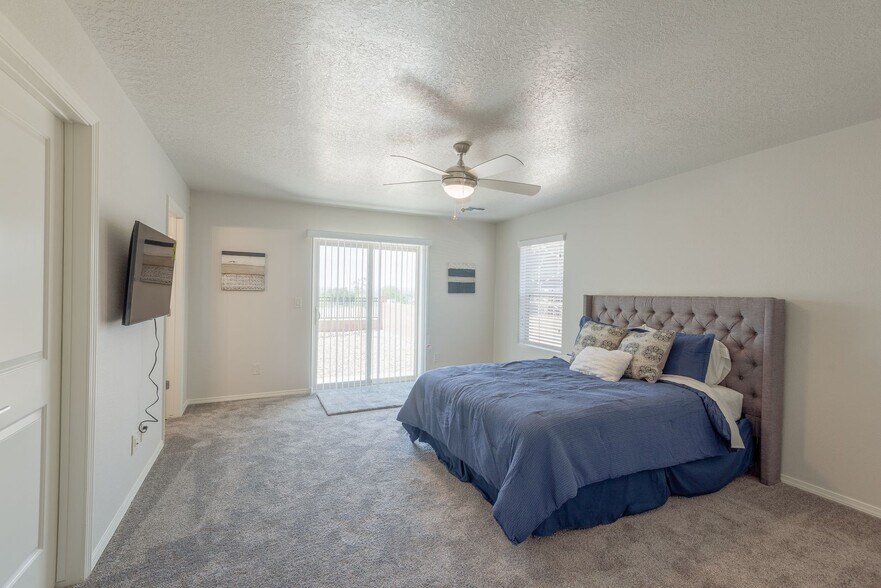 Building Photo - Horizon Village