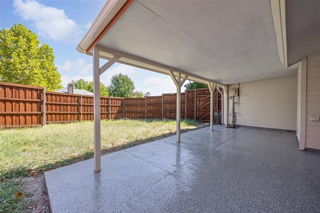 Building Photo - 8400 Willow Creek Dr