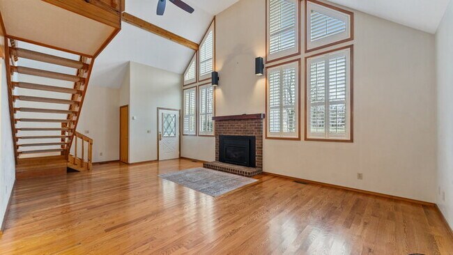 Building Photo - "Charming 2-Bed Home with Scenic Views and...