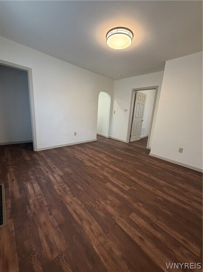 Building Photo - 80 Meadow Pl
