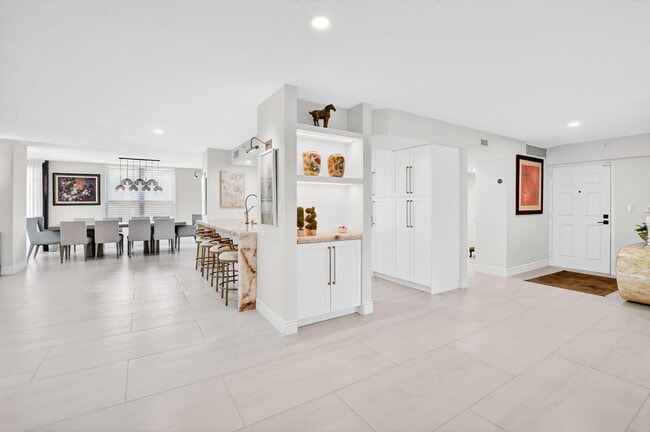 Building Photo - 7233 Promenade Dr