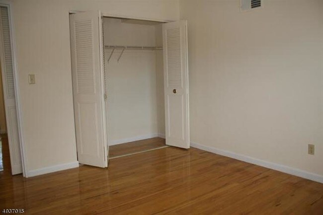 Building Photo - 15 Hazen Ct