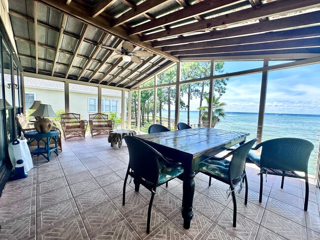 Building Photo - Beautiful 3B/3.5B Waterfront Fully Furnished Home available for Long-Term Rental!