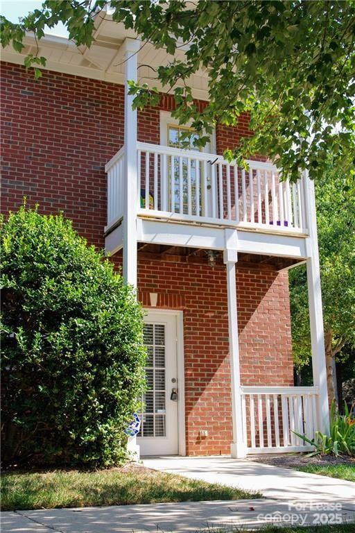 Building Photo - 917 Shearer St