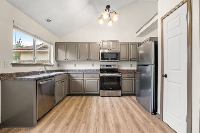 Building Photo - 6931 Quail Branch