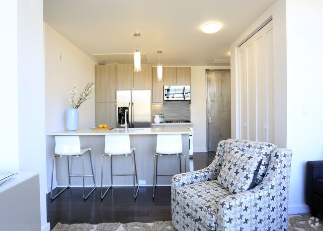 KITCHEN 1BR - Glasshouse 250 S Central Park Ave