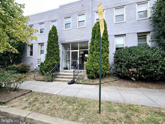 Primary Photo - 423 18th St NE