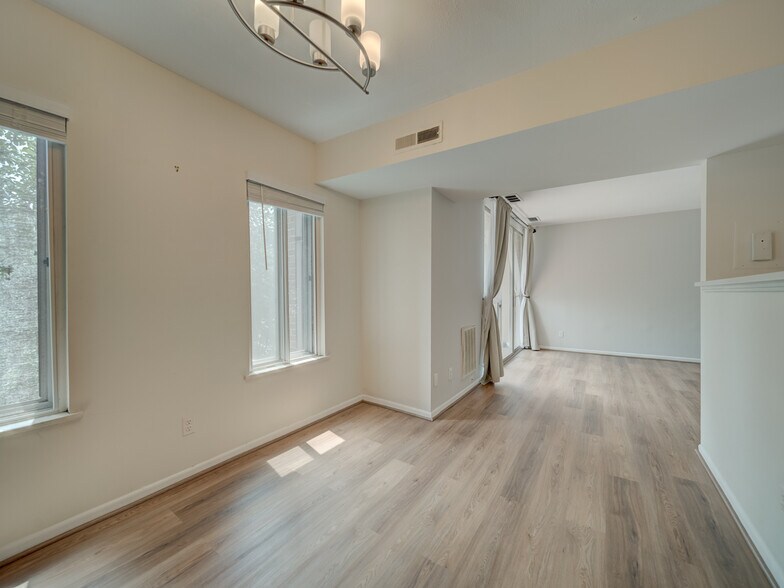 Building Photo - 5017 7th Rd S