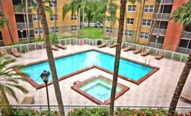 Building Photo - 8160 Geneva Ct