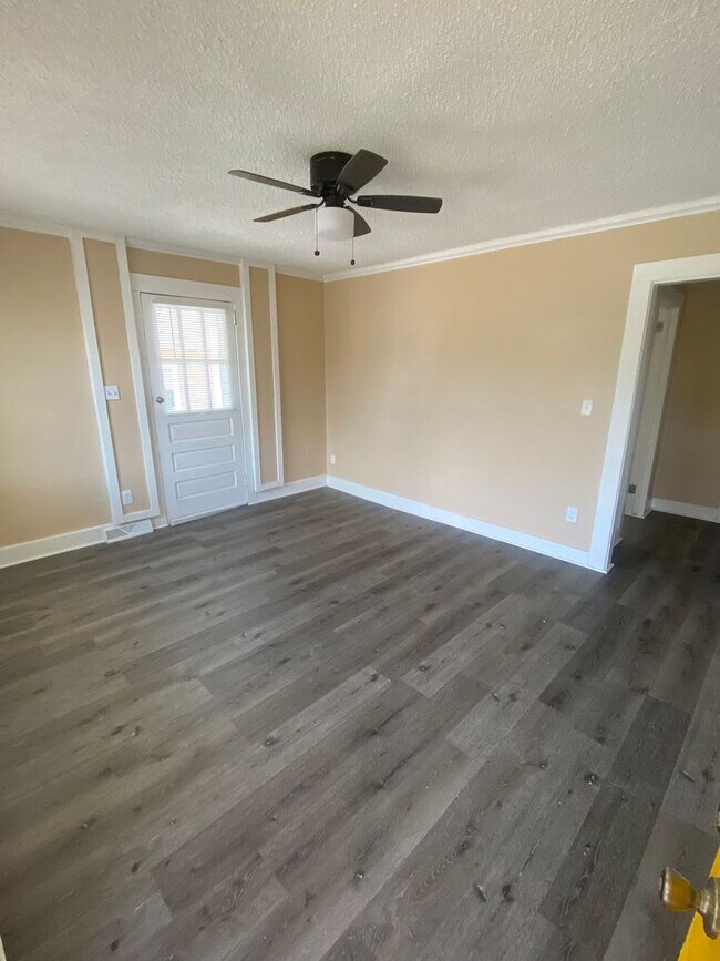 Building Photo - Mobley