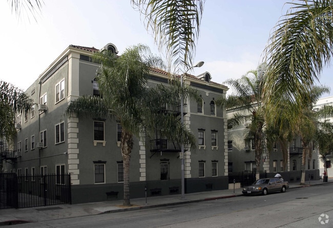 Building Photo - Hollywood Arms Apartments